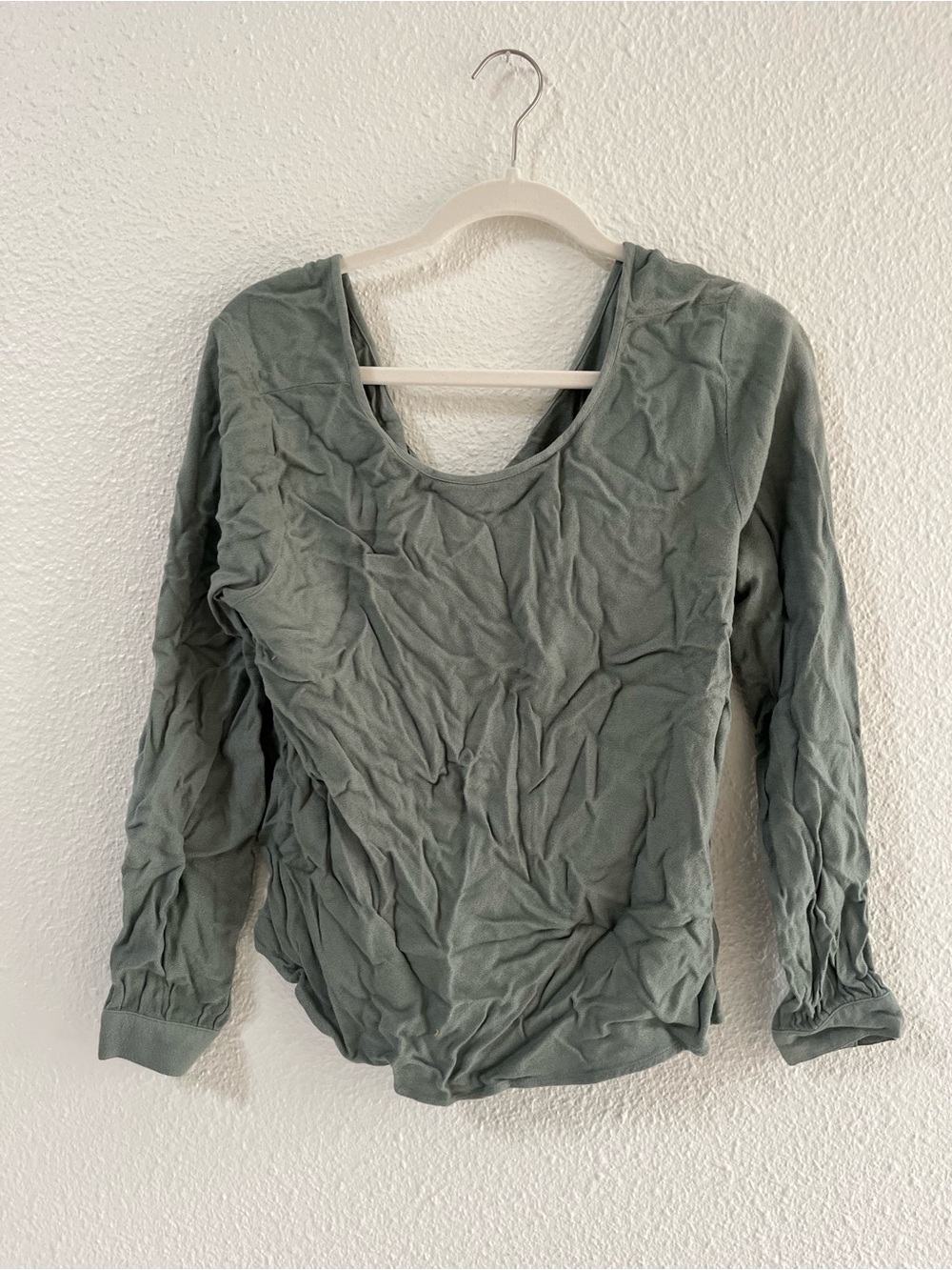 NWOT ANTHROPOLOGIE Cloth & Stone Sage Green Long-Sleeve Scoop Neck Top